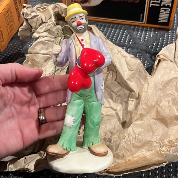 New in box Emmett Kelly Jr. Have a Heart figure - Picture 2 of 3
